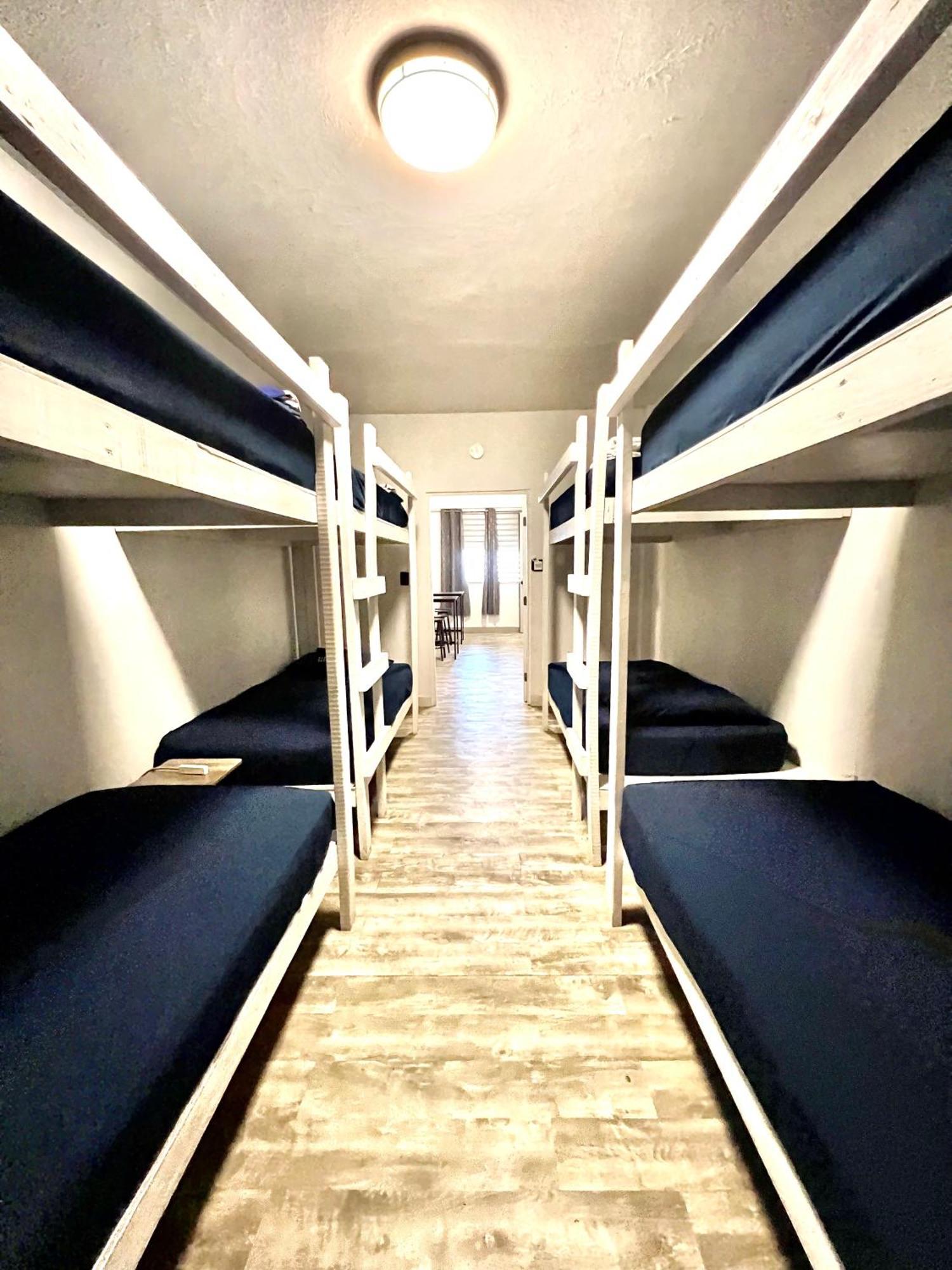 1802 At San Juan Hostel ภายนอก รูปภาพ